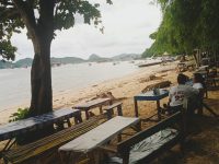 Pantai Pede Tempat Berburu Sunset Terbaik Tapi Sayang Penuh Sampah!