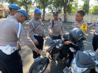 Propam Polres Mabar Cek Kelengkapan Kendaraan Dinas Polri di Labuan Bajo