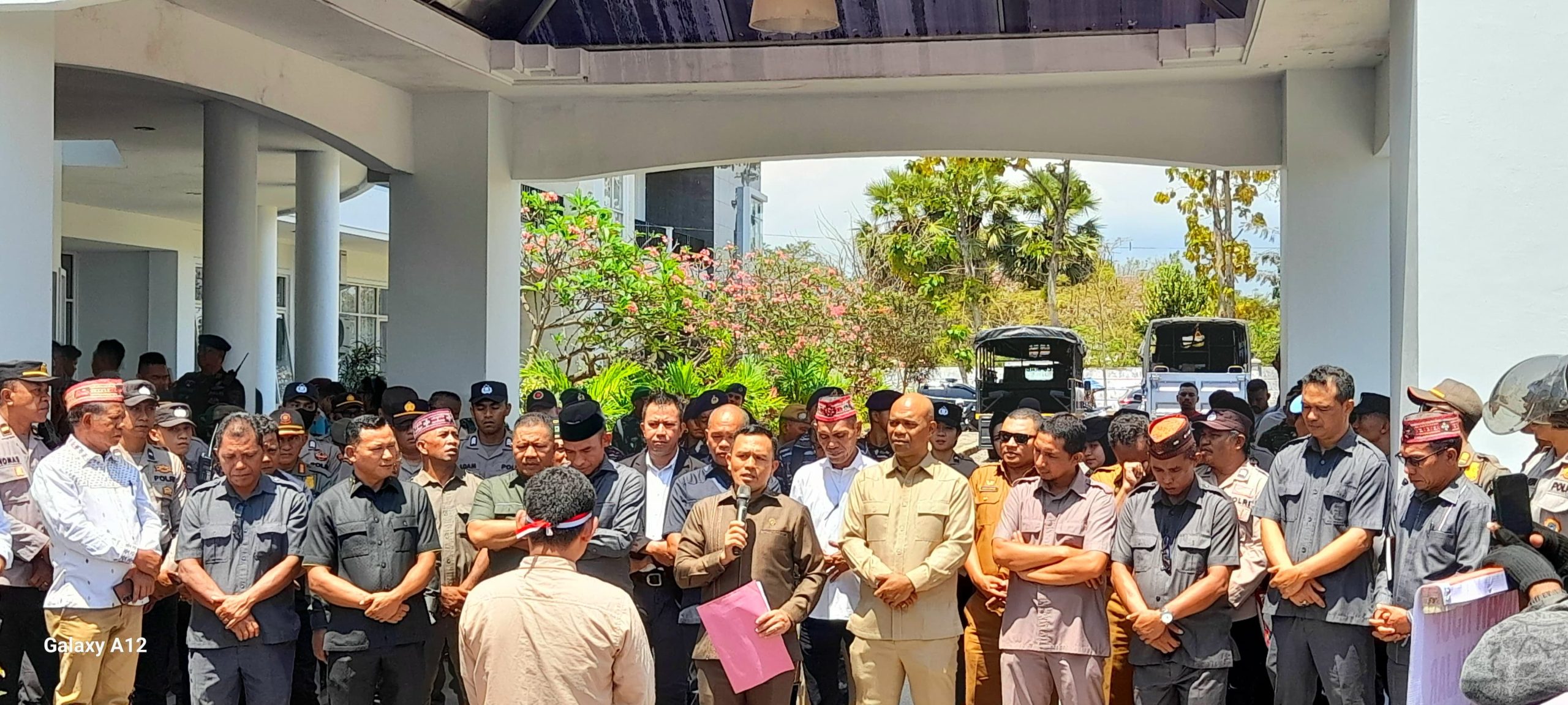 Aksi FMPD di Labuan Bajo; Tri Dedy Serukan DPRD Tidak Lagi Menipu Rakyat
