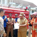 ‎Serah Terima Unit Damkar PT Munja, Wabub Tarsi : Mobil Ini Harus Selalu Siap 24 Jam