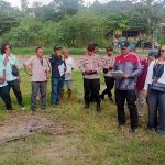 Majelis Hakim PN Labuan Bajo Gelar Sidang Lapangan Perkara Gugatan Perbuatan Melawan Hukum Diatas Tanah Sengketa  Majelis Hakim PN Labuan Bajo Gelar Sidang Lapangan Perkara Gugatan Perbuatan Melawan Hukum Diatas Tanah Sengketa