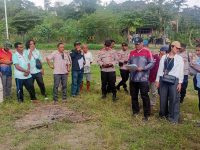 Majelis Hakim PN Labuan Bajo Gelar Sidang Lapangan Perkara Gugatan Perbuatan Melawan Hukum Diatas Tanah Sengketa 