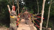 9 Hari Brimob NTT Bangun Jembatan Gantung untuk Masyarakat Labuan Bajo