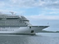 MS Riviera dan MS Viking Sky Tiba di TN Komodo Bawa Ribuan Turis Asing 