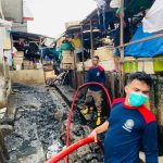 Seruan Kebersihan! Satpol PP Manggarai Barat Gelar Aksi Bersih Sampah di Pasar Batu Cermin