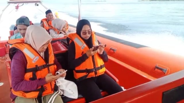 Kapal Sea Reader Milik PHC Evakuasi Pasien Infeksi Gigi dari Pulau Komodo ke Labuan Bajo