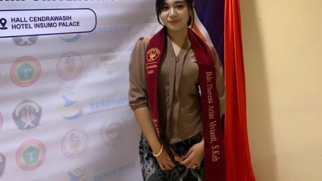 Seorang Bidan Muda: Selamatkan Ibu dan Bayi di Tengah Laut