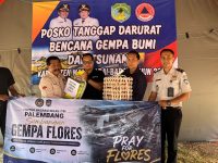 Kepala Imigrasi Labuan Bajo Serahkan Bantuan Titipan Imigrasi Palembang untuk Korban Gempa Flores